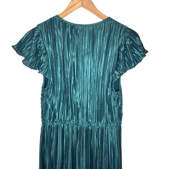 Wicked NWT UO Miranda Metallic Pleated Emerald Green Midi Dress Size Medium - Picture 10 of 12